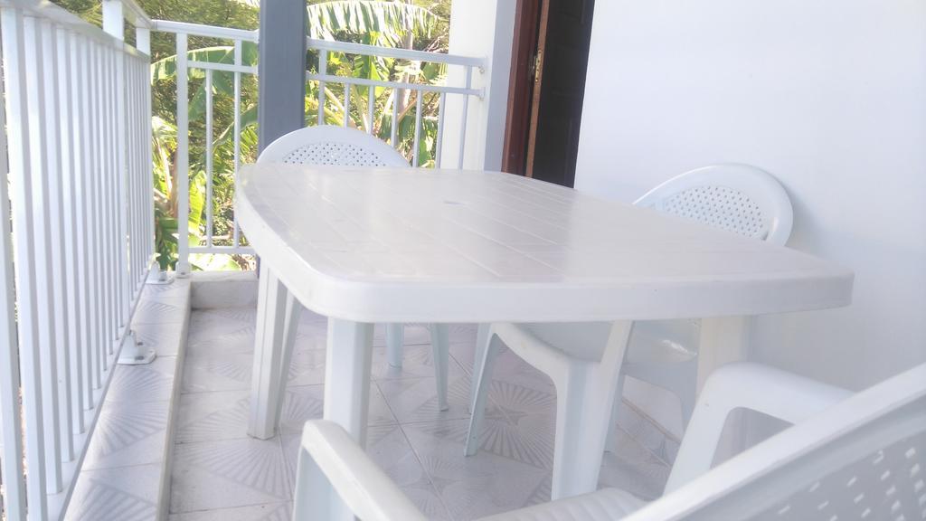 Duplex La Riviere Villa Deshaies Exterior photo